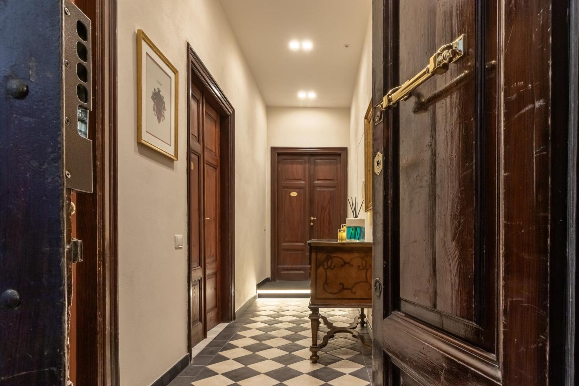 Oldoini Luxury And *